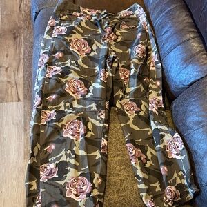Papermoon Camouflage Floral Ankle Pants